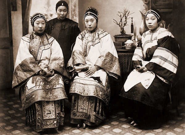 traditional chinese women